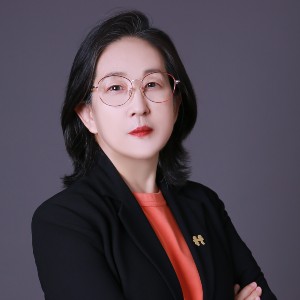 Janet Hou