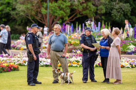 DCPCs with community in Toowoomba park