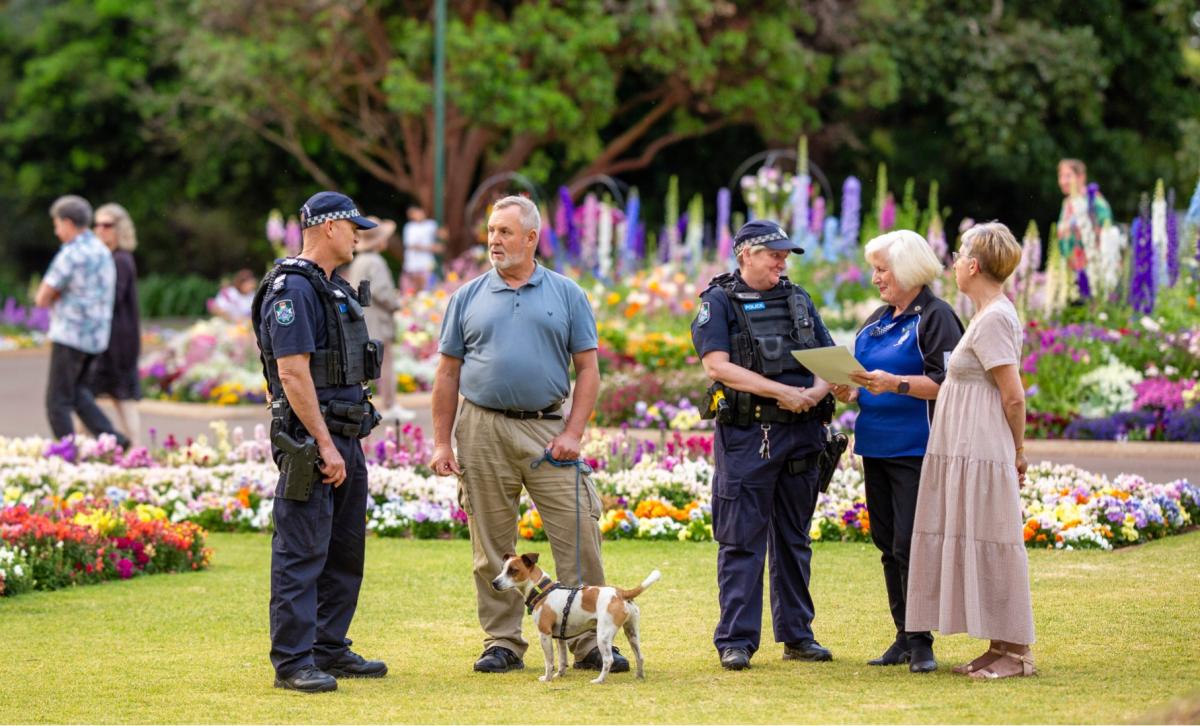 DCPCs with community in Toowoomba park